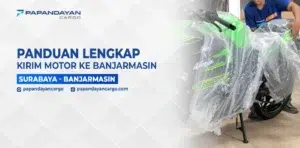 Motor sport sedang dibungkus bubble wrap oleh petugas sebagai ilustrasi proses kirim motor Surabaya Banjarmasin.
