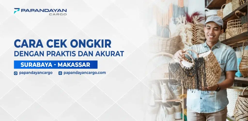 Pelaku UMKM memegang produk kerajinan rotan saat mengecek ongkir pengiriman UMKM ke Makassar.