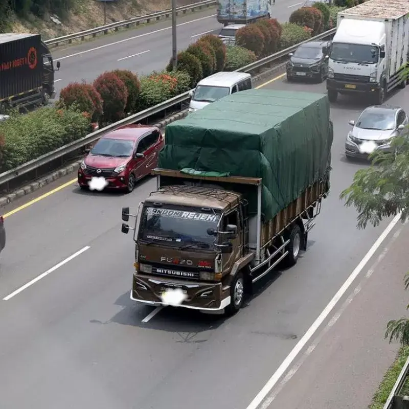 Informasi jalur darat Lintas Sumatera yang digunakan untuk distribusi barang dan pergerakan logistik antar kota.