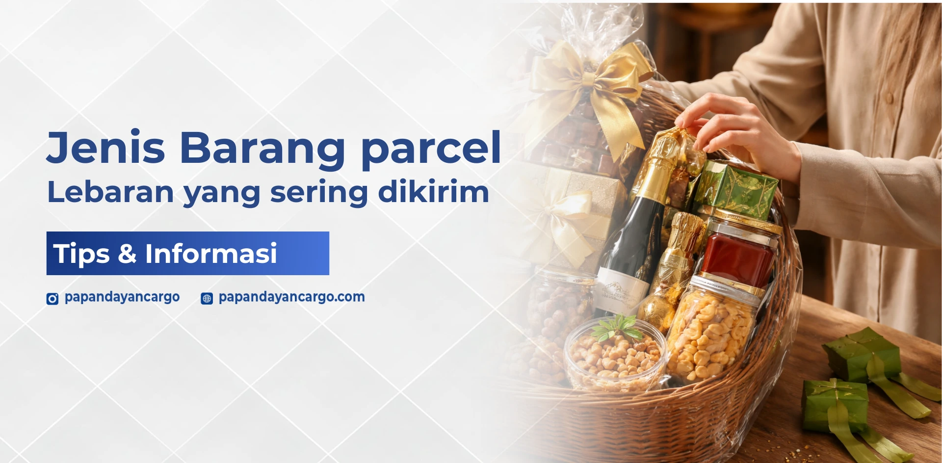 Barang parcel Lebaran berisi makanan, minuman, dan hampers yang dikemas rapi untuk dikirim ke keluarga dan relasi.