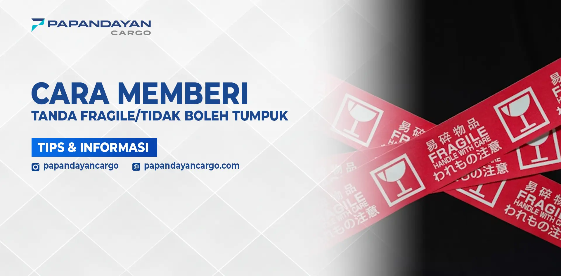 Tanda fragile dan tidak boleh tumpuk pada kemasan barang untuk mencegah kerusakan saat proses pengiriman cargo.