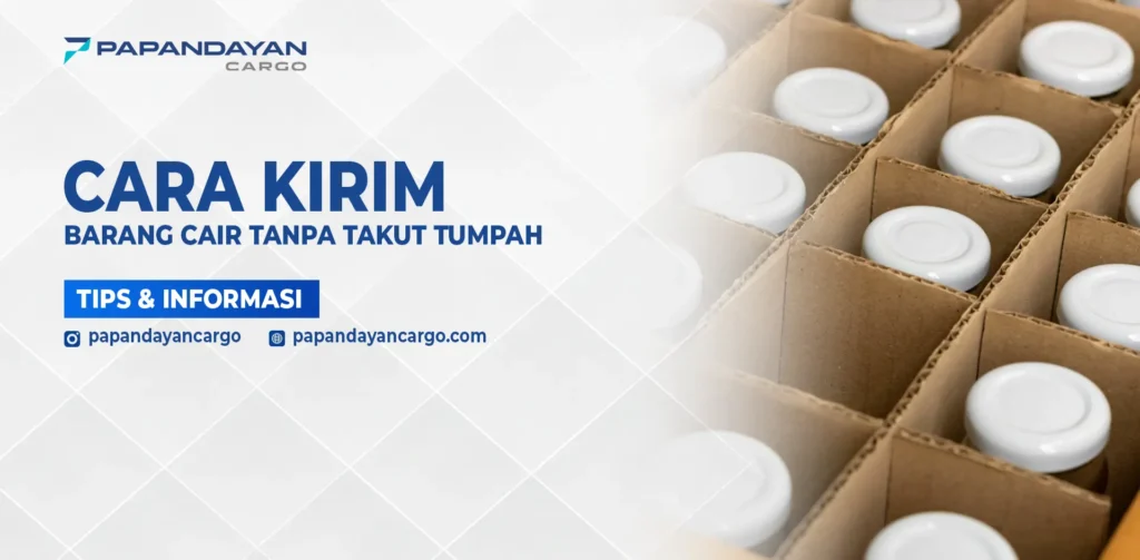 Botol produk cair disusun rapi dalam kardus bersekat untuk mencegah tumpah saat pengiriman.