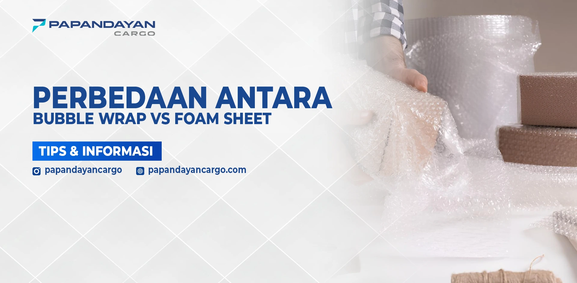 Ilustrasi penggunaan bubble wrap dan foam sheet sebagai contoh beda bubble wrap dan foam sheet dalam pengemasan barang fragile.