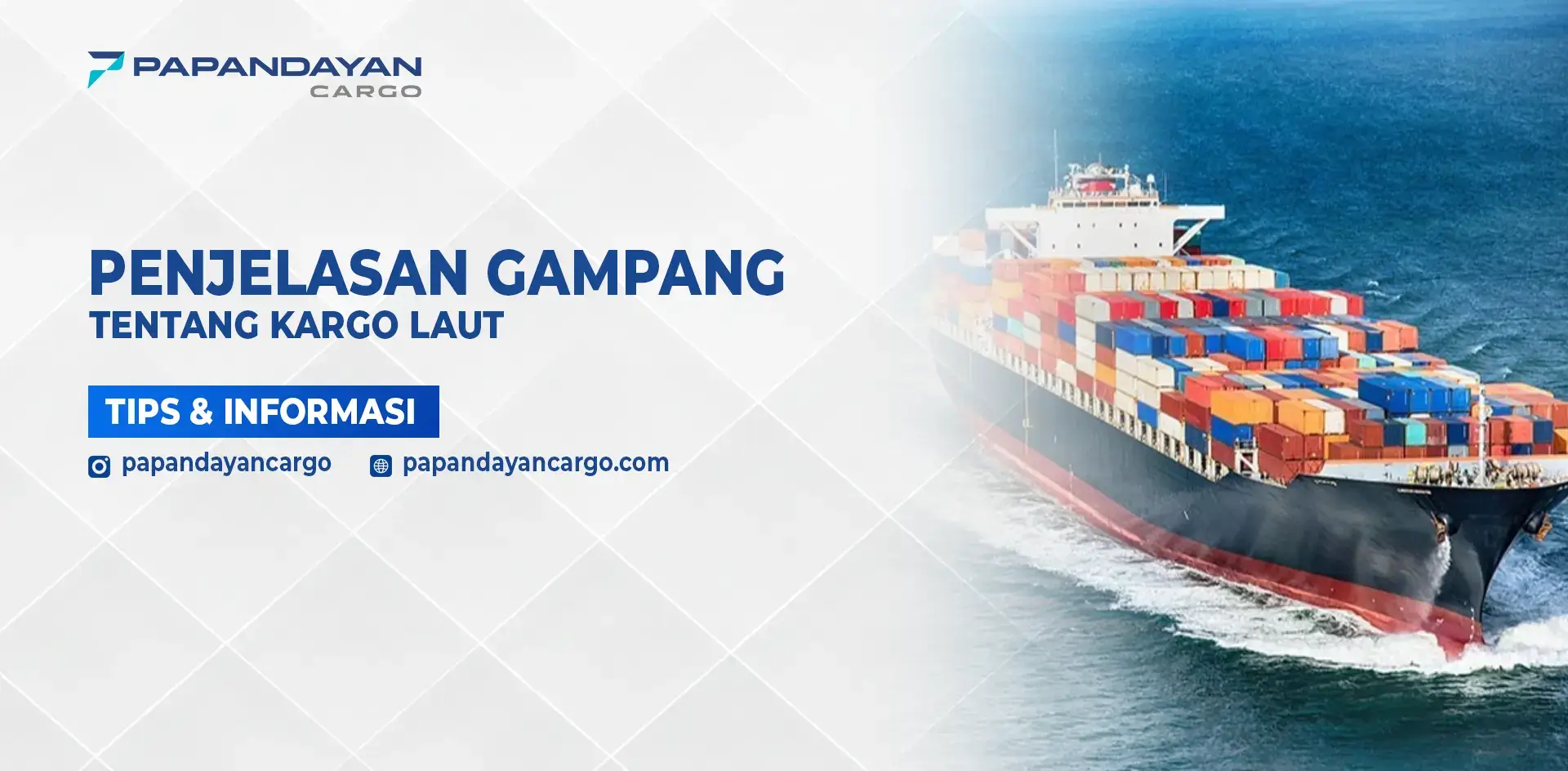 Kapal kontainer membawa muatan sebagai ilustrasi pengiriman kargo laut untuk rute domestik dan antar pulau.