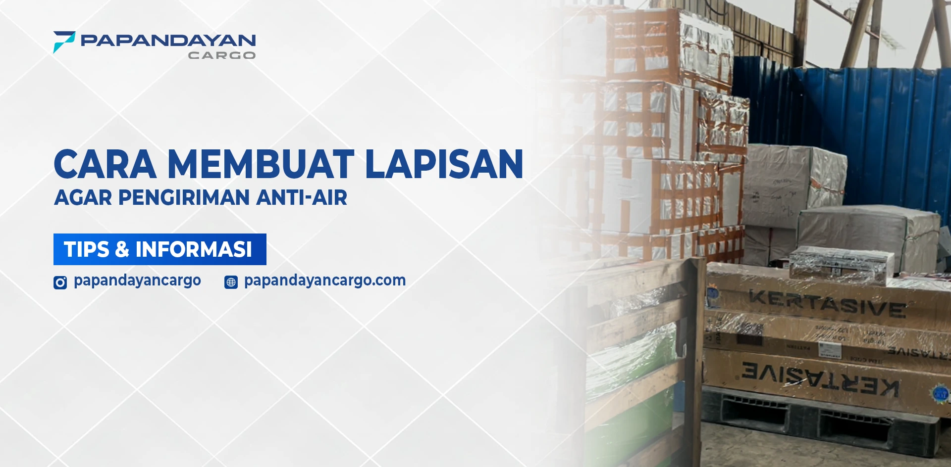 Paket cargo dibungkus lapisan anti air untuk melindungi barang dari hujan dan kelembapan selama proses pengiriman jarak jauh.