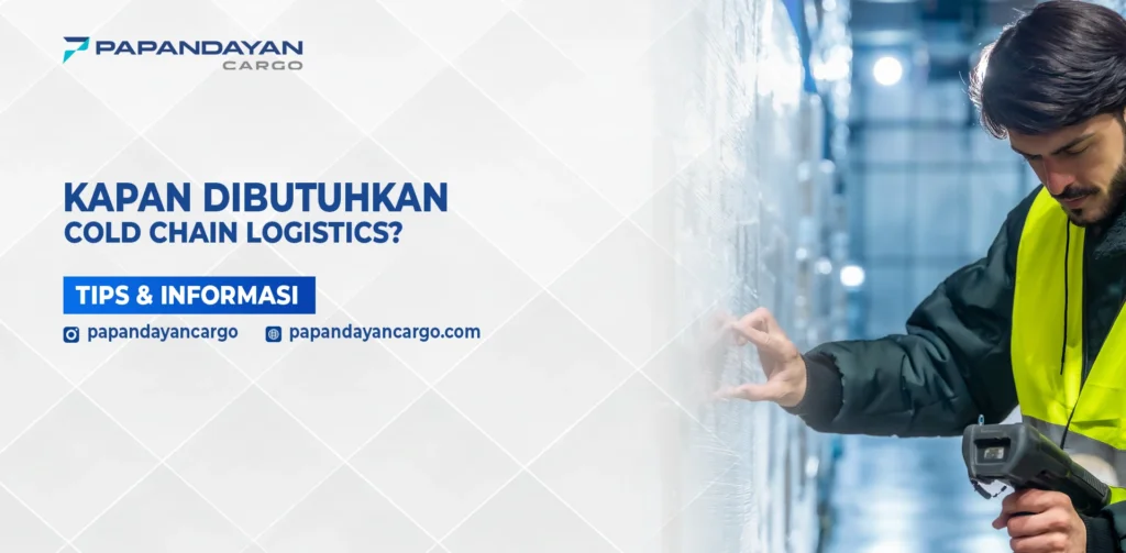 Petugas memeriksa produk di fasilitas cold chain sebagai ilustrasi kebutuhan logistik bersuhu terkontrol.