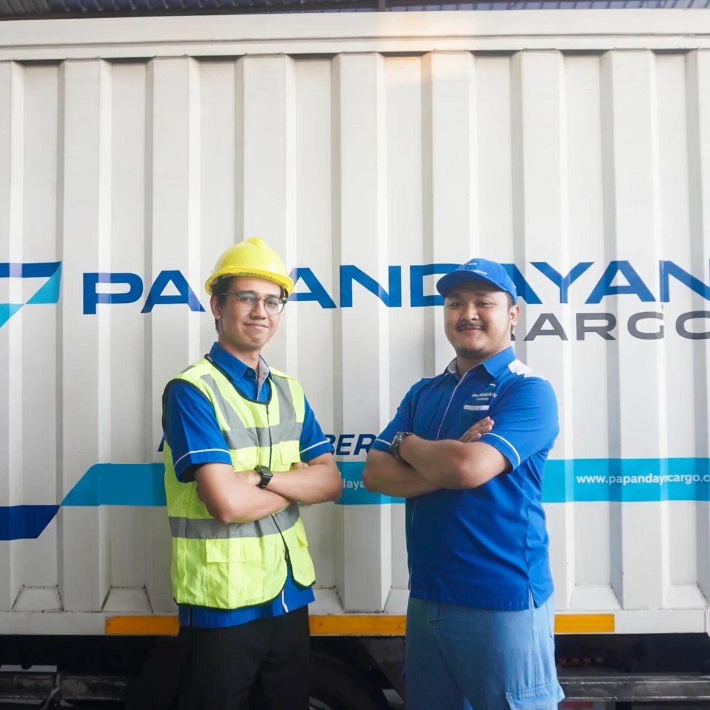 Mulai kirim dengan Papandayan Cargo bersama tim operasional untuk kebutuhan pengiriman barang dan distribusi cargo.