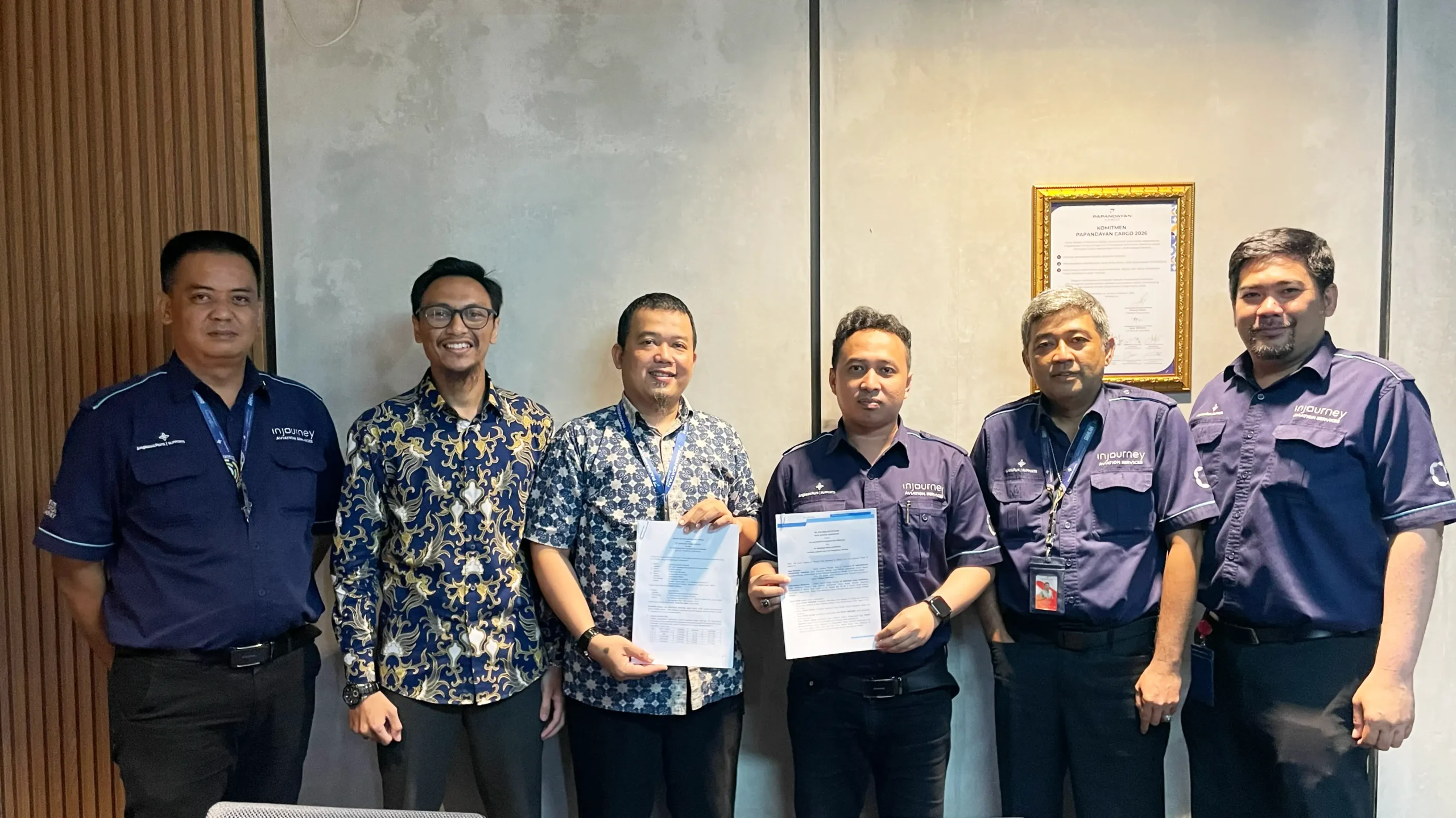 Kerja sama PT Aviasi Pariwisata Indonesia dengan Papandayan Cargo dalam mendukung kebutuhan pengiriman dan logistik perusahaan.