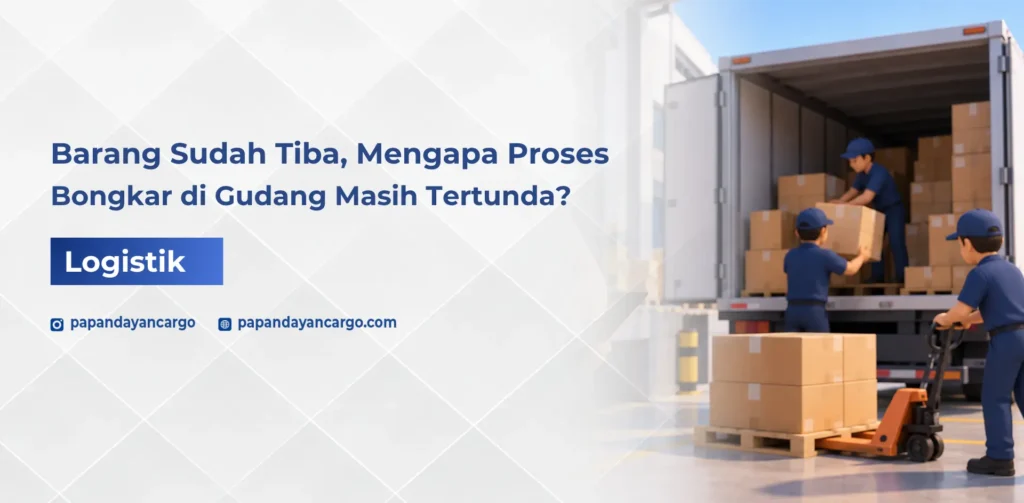 Petugas gudang mengawasi proses bongkar barang di gudang saat pekerja menurunkan muatan dari truk menggunakan alat bantu pemindahan.
