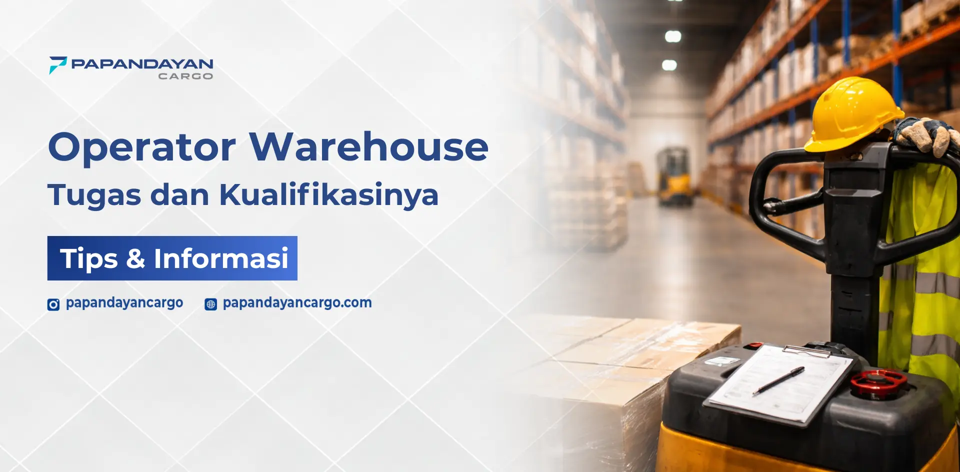 Operator warehouse adalah petugas yang menangani barang di gudang.